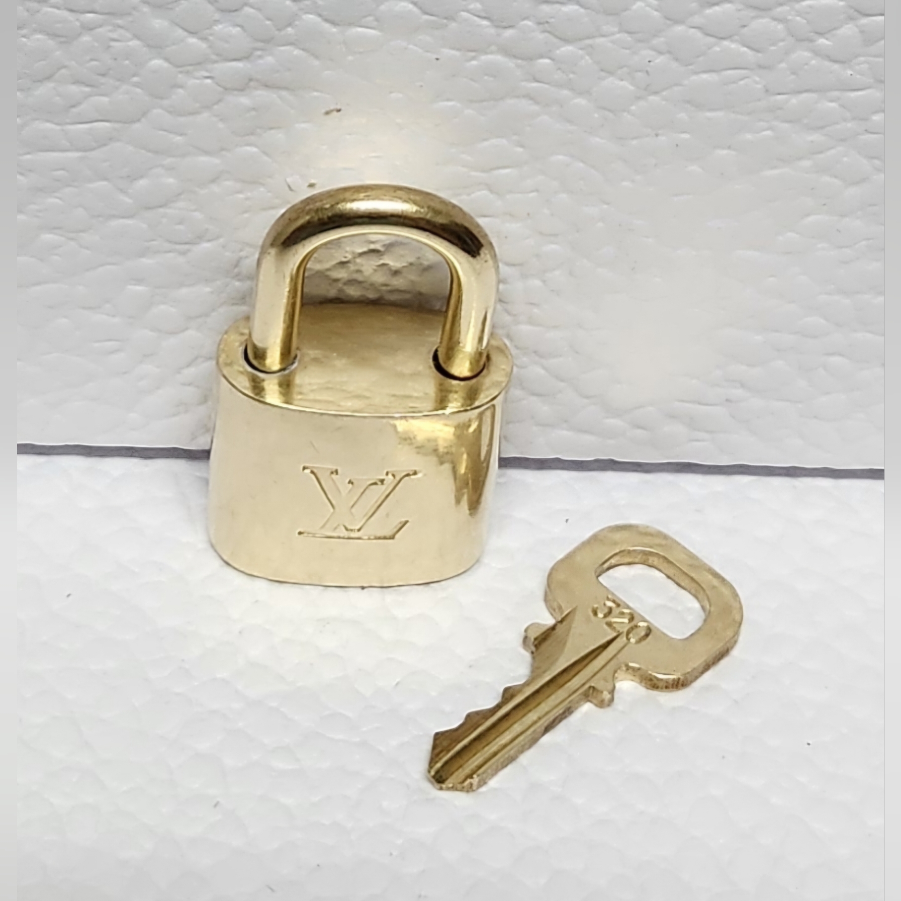 Louis Vuitton 320 Lock And Key